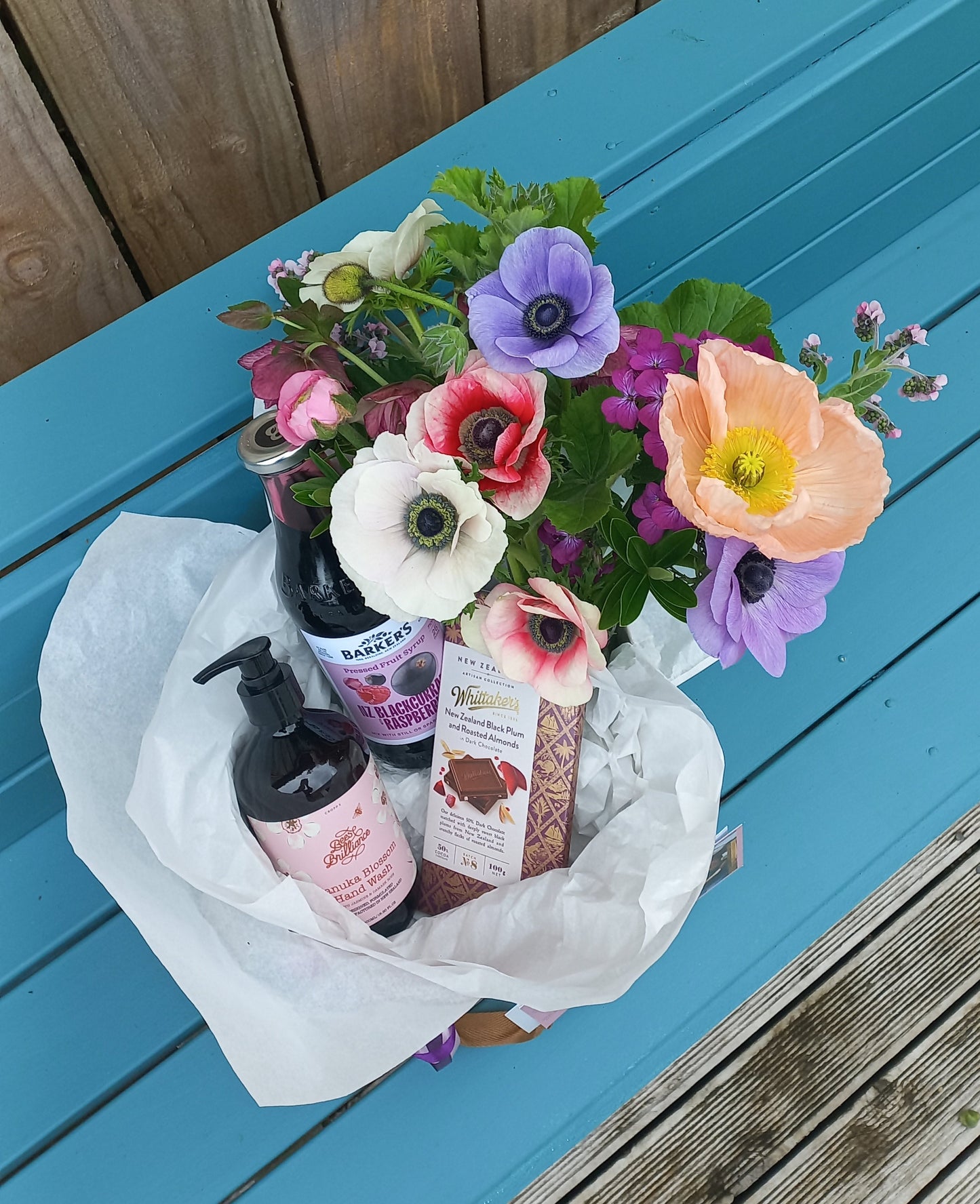 'Very Berry' Gift Hamper with fresh flowers