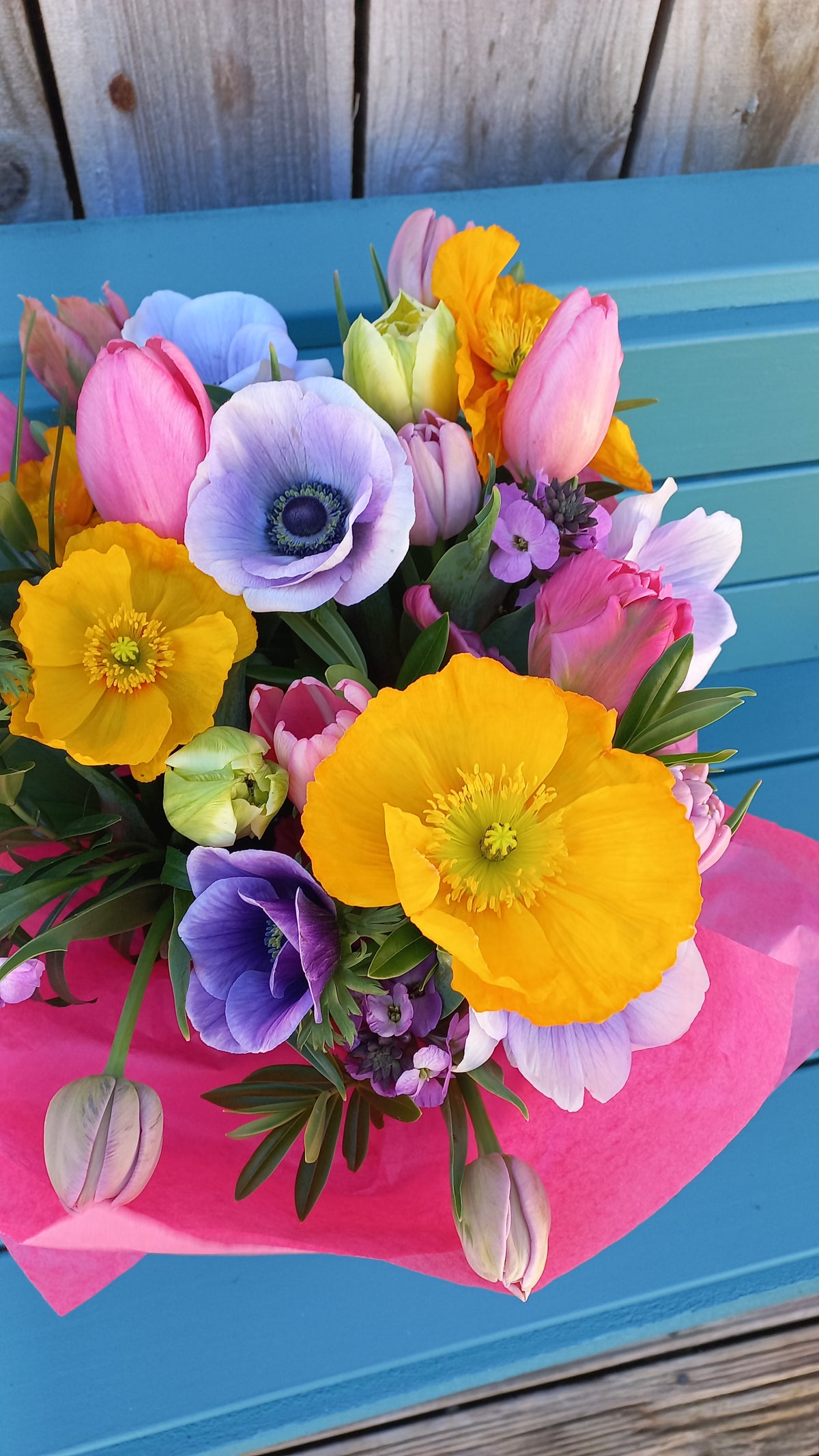 'Buds & Blooms' - Bud vase collection hat box
