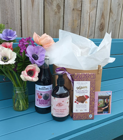 'Very Berry' Gift Hamper with fresh flowers
