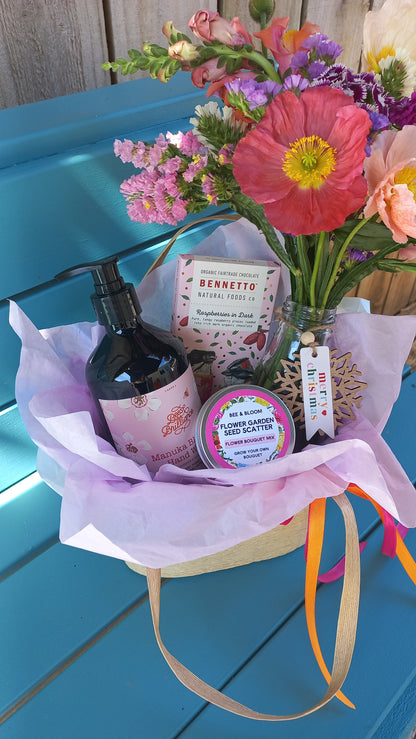 'Merry & Bright' Honey & Flowers Gift Basket