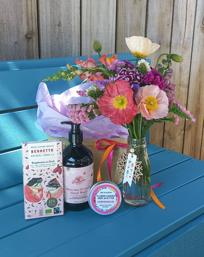 'Merry & Bright' Honey & Flowers Gift Basket