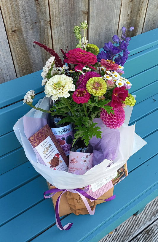 'Very Berry' Gift Hamper with fresh flowers