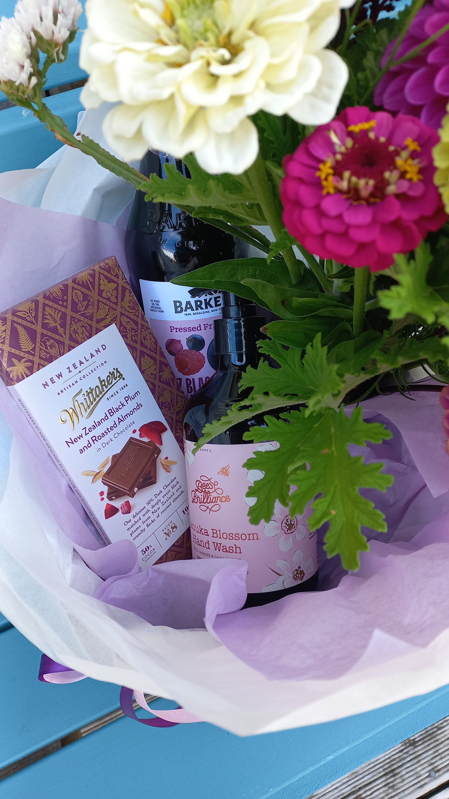 'Very Berry' Gift Hamper with fresh flowers