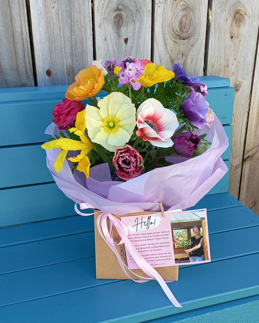 Hello Sunshine - Arrangement in a glass vase