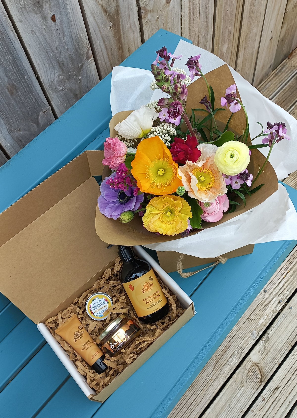 'The Bees Knees' Gift Box with Fresh Flowers