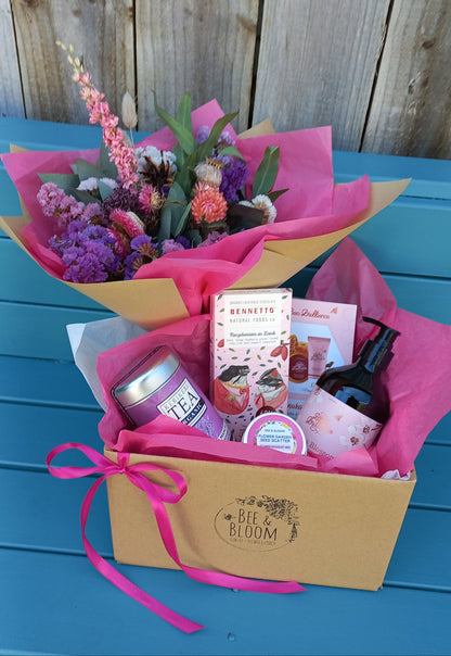 'Blossom & Bloom' Gift Box with Dried Flowers