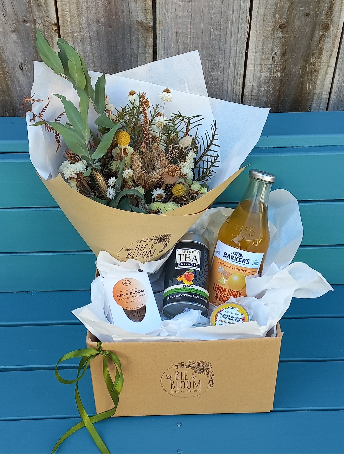 'Earth & Bloom' Gift Box with Dried Flowers