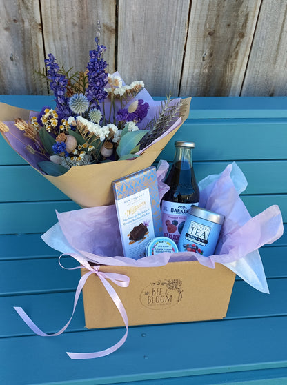 'Berry & Bloom' Gift Box with Dried Flowers