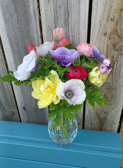 Hello Sunshine - Arrangement in a glass vase
