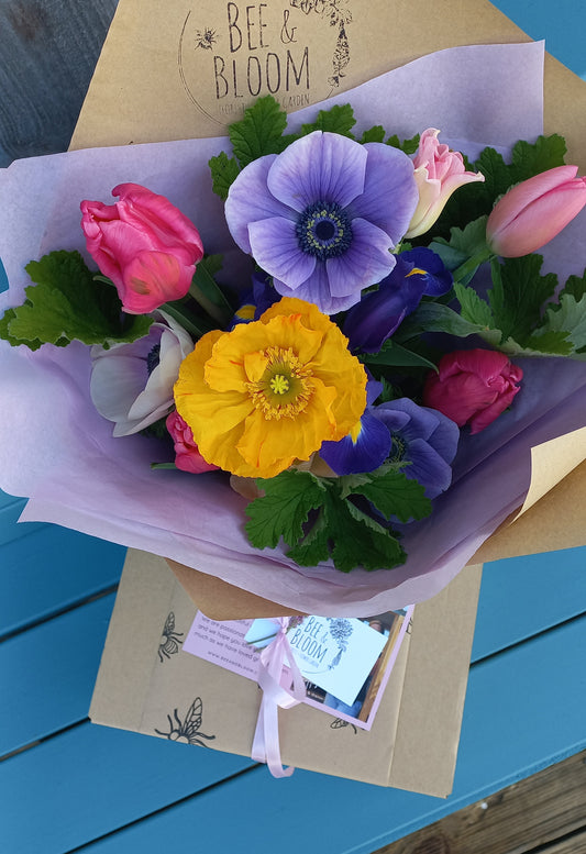 Ray of Sunshine Gift Box with Fresh Flowers