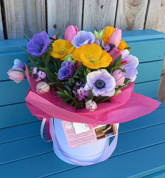 'Buds & Blooms' - Bud vase collection hat box